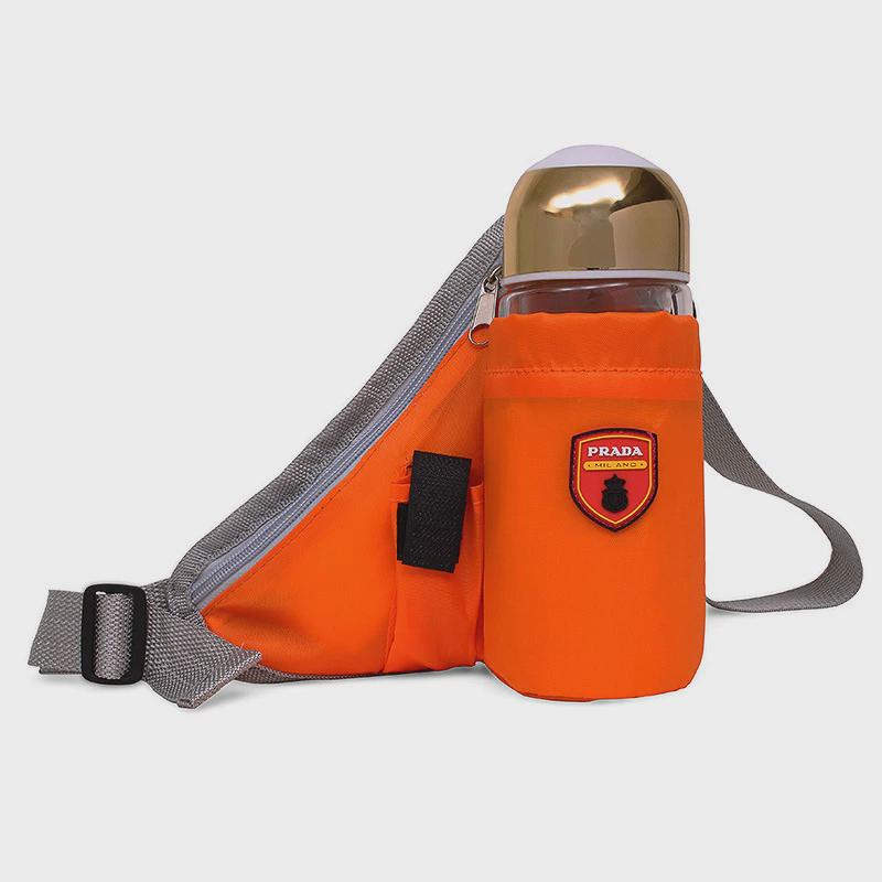 A kettle with orange
